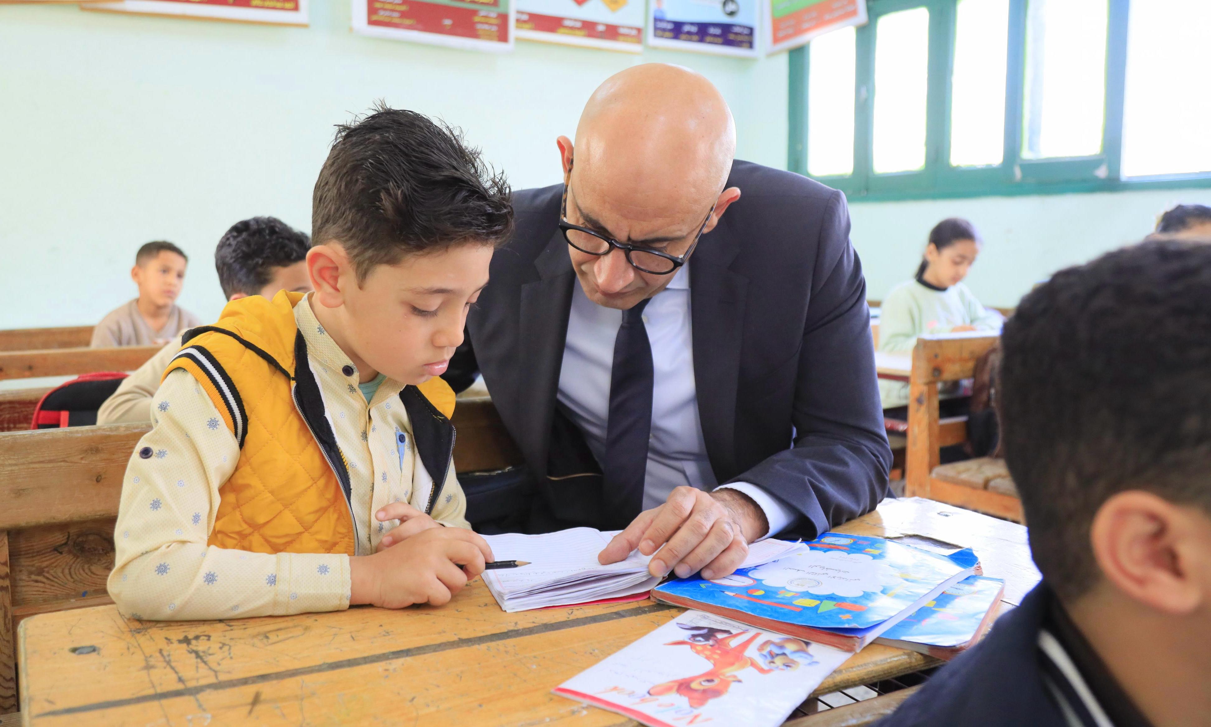 وزير التعليم يتابع انتظام سير العملية التعليمية