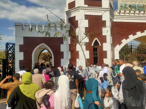 الإقبال على حدائق القناطر الخيرية الإقبال على حدائق القناطر الخيرية