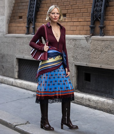 حقيبة باللون البرجاندي حقيبة باللون البرجاندي