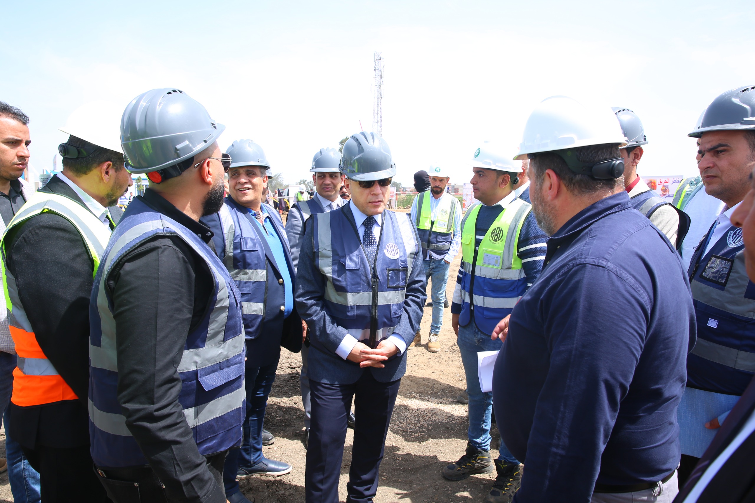 جانب من الجولة بالموقع