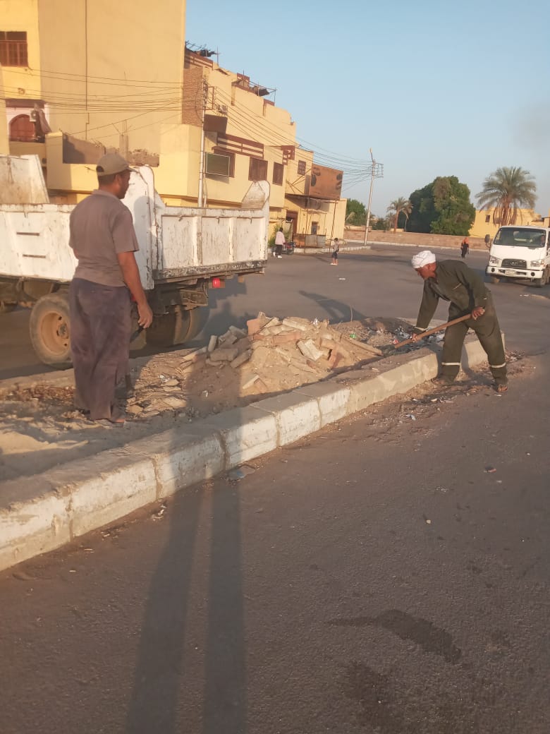 منفذ مروري جديد أمام شارع الشيخ موسى بالكرنك لتسهيل حركة المركبات