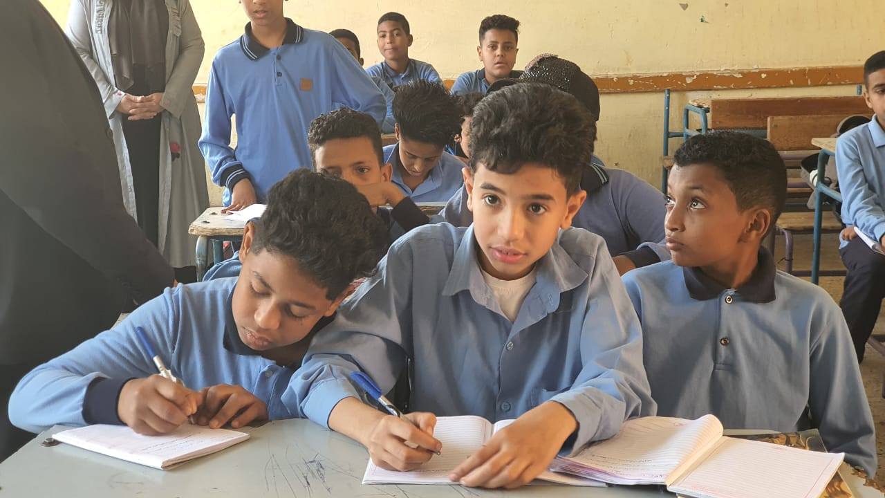 متابعة انضباط المدارس بعد أجازة العيد حول الأقصر متابعة انضباط المدارس بعد أجازة العيد حول الأقصر
