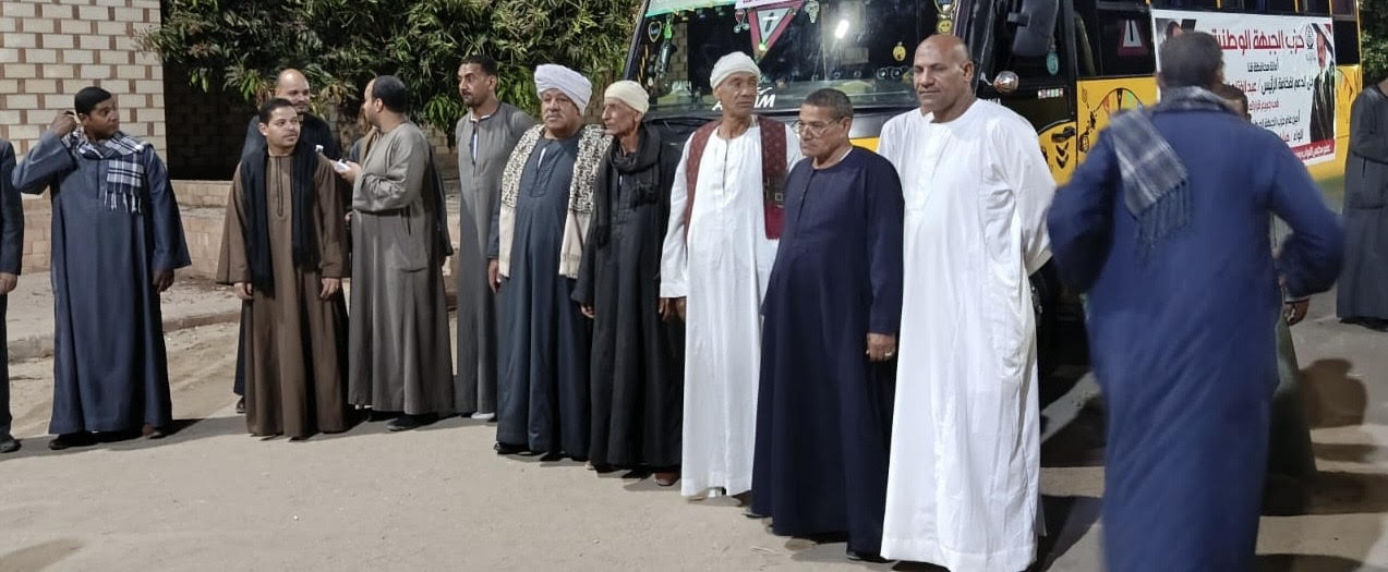 أبناء قنا يحتشدون للذهاب إلى رفح أبناء قنا يحتشدون للذهاب إلى رفح