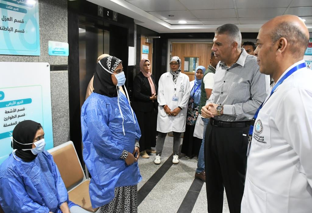 جانب من جولة المحافظ