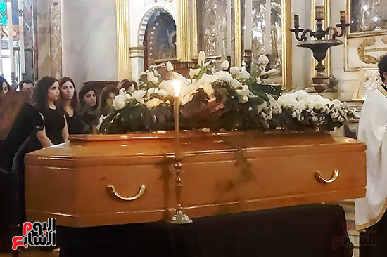 البابا-ثيؤدوروس-الثانى-بطريرك-الروم-الارثوذكس--يترأس-صلاة-الجناز-على-الملياردير-ميشيل-أحد-بالإسكندرية-(4)