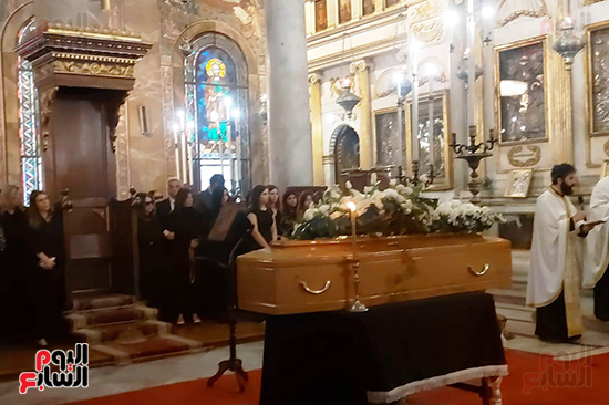البابا-ثيؤدوروس-الثانى-بطريرك-الروم-الارثوذكس--يترأس-صلاة-الجناز-على-الملياردير-ميشيل-أحد-بالإسكندرية-(3)