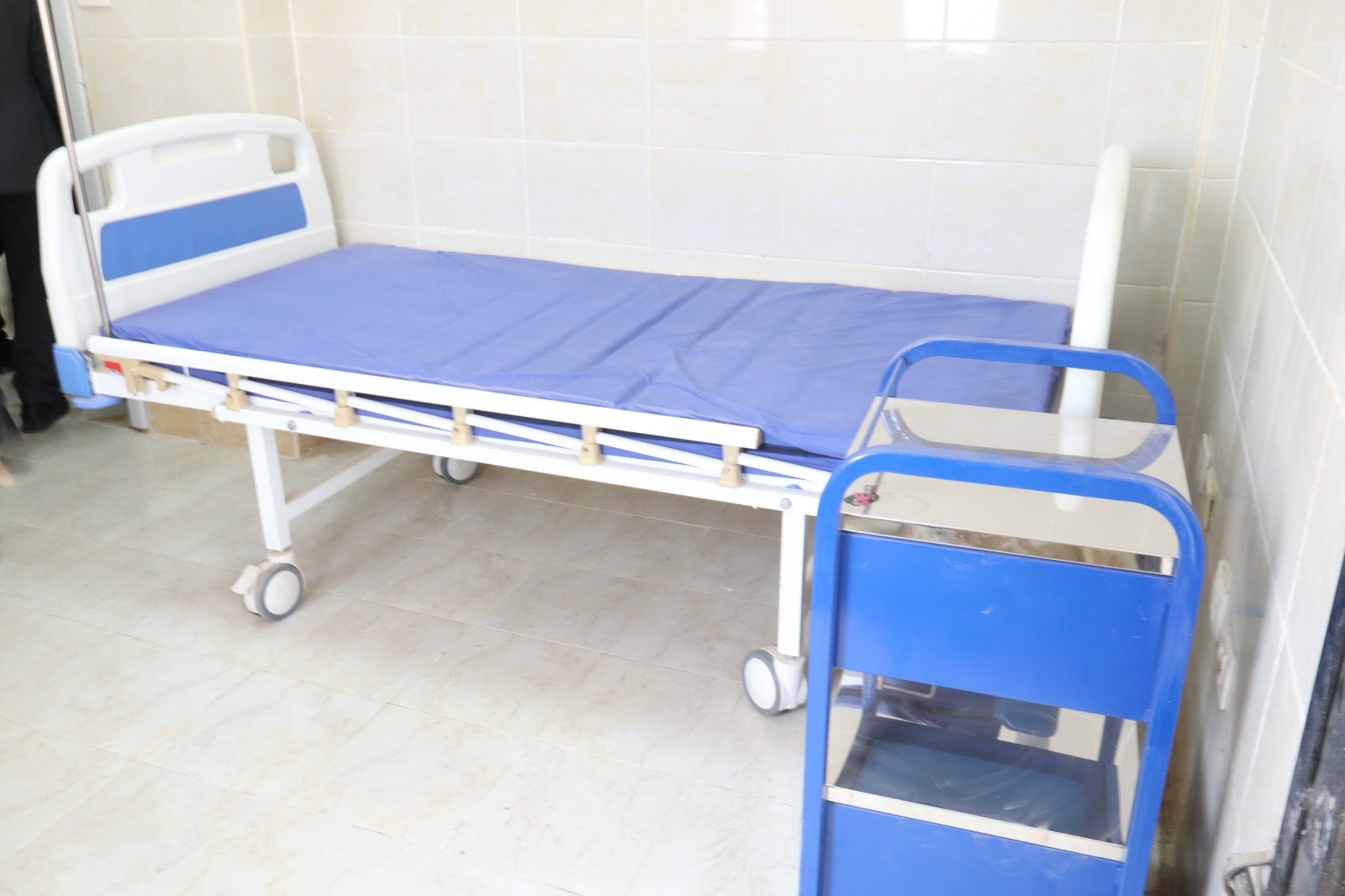 العيادات الخارجية بكلية الطب استعدادًا للتشغيل التجريبي