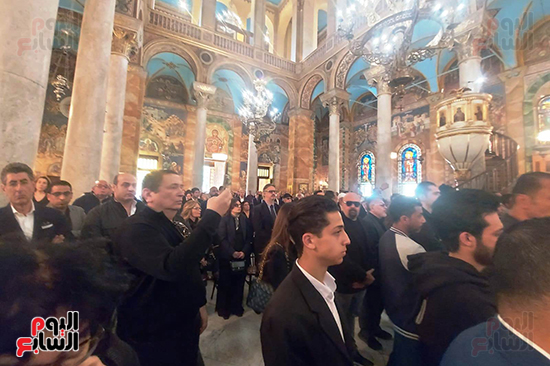 البابا-ثيؤدوروس-الثانى-بطريرك-الروم-الارثوذكس--يترأس-صلاة-الجناز-على-الملياردير-ميشيل-أحد-بالإسكندرية-(2)