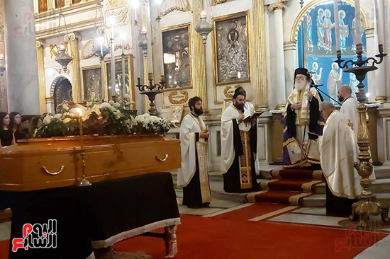 البابا-ثيؤدوروس-الثانى-بطريرك-الروم-الارثوذكس--يترأس-صلاة-الجناز-على-الملياردير-ميشيل-أحد-بالإسكندرية-(7)