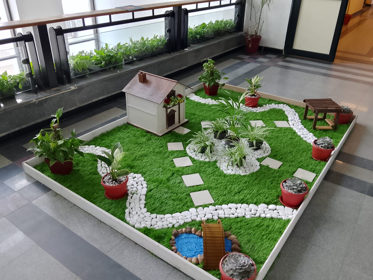 جامعة دمنهور تعلن تنفيذ مشروع الحديقة المصغرة (Mini Garden) (1)