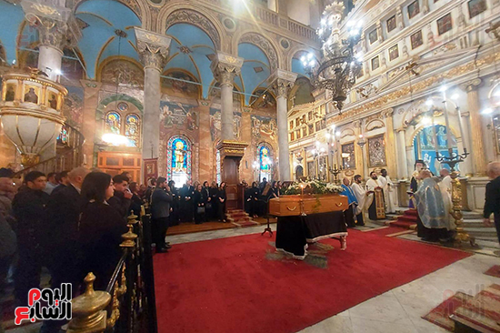 البابا-ثيؤدوروس-الثانى-بطريرك-الروم-الارثوذكس--يترأس-صلاة-الجناز-على-الملياردير-ميشيل-أحد-بالإسكندرية-(12)