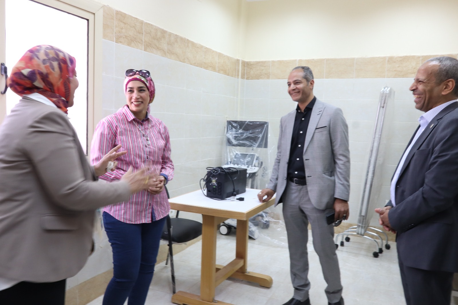 جولة بالعيادات الخارجية بكلية الطب استعدادًا للتشغيل التجريبي