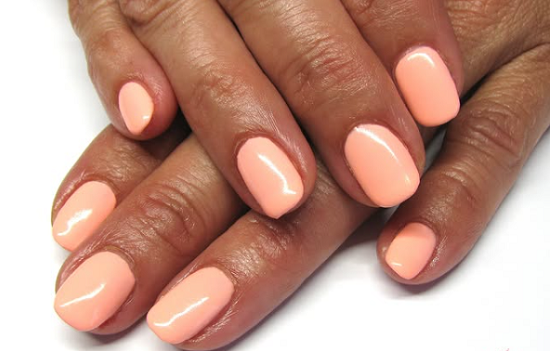 اللون الخوخي