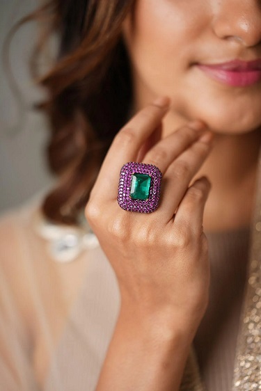 اكسسوارات من الاحجار الكريمة اكسسوارات من الاحجار الكريمة