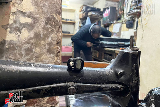 ماكينة تصليح عمرها أكثر من نصف قرن