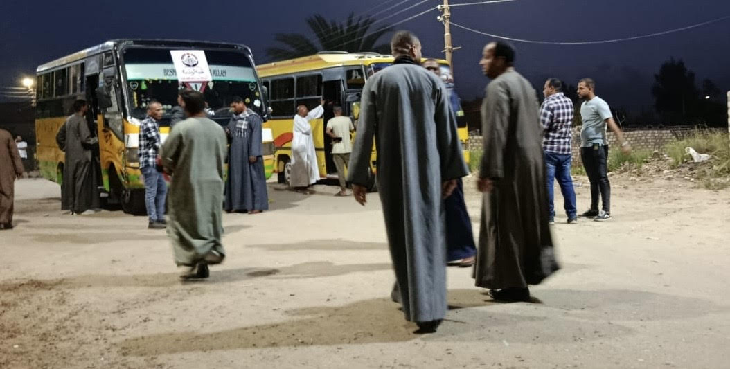 أبناء قنا يستعدون للذهاب إلى رفح أبناء قنا يستعدون للذهاب إلى رفح