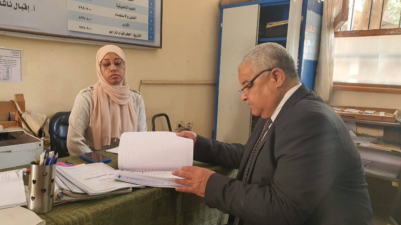 وكيل التعليم يتابع انضباط حضور وانصراف المعلمين بالمدارس وكيل التعليم يتابع انضباط حضور وانصراف المعلمين بالمدارس