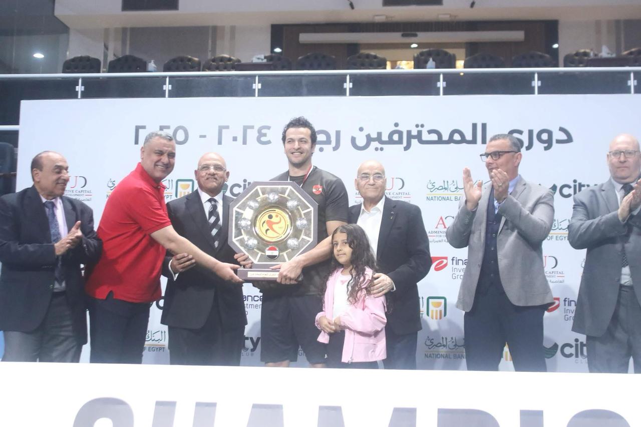 فريق الاهلى لكرة اليد  (4)