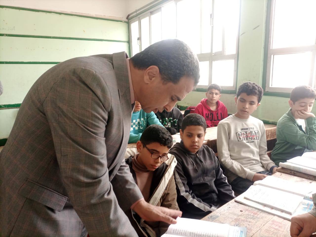 جولة وكيل الوزارة بالمدارس جولة وكيل الوزارة بالمدارس