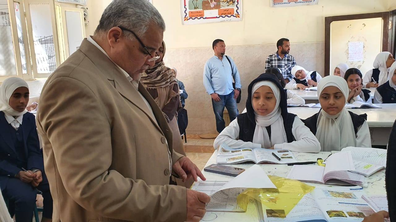 وكيل التعليم يتفقد مدارس إدارة البياضية ويؤكد على تعزيز القيم التربوية وكيل التعليم يتفقد مدارس إدارة البياضية ويؤكد على تعزيز القيم التربوية