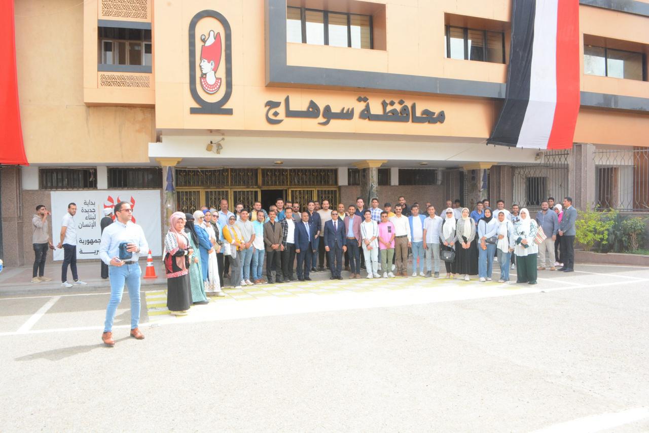 نائب محافظ سوهاج مع الكيانات الشبابية (6)