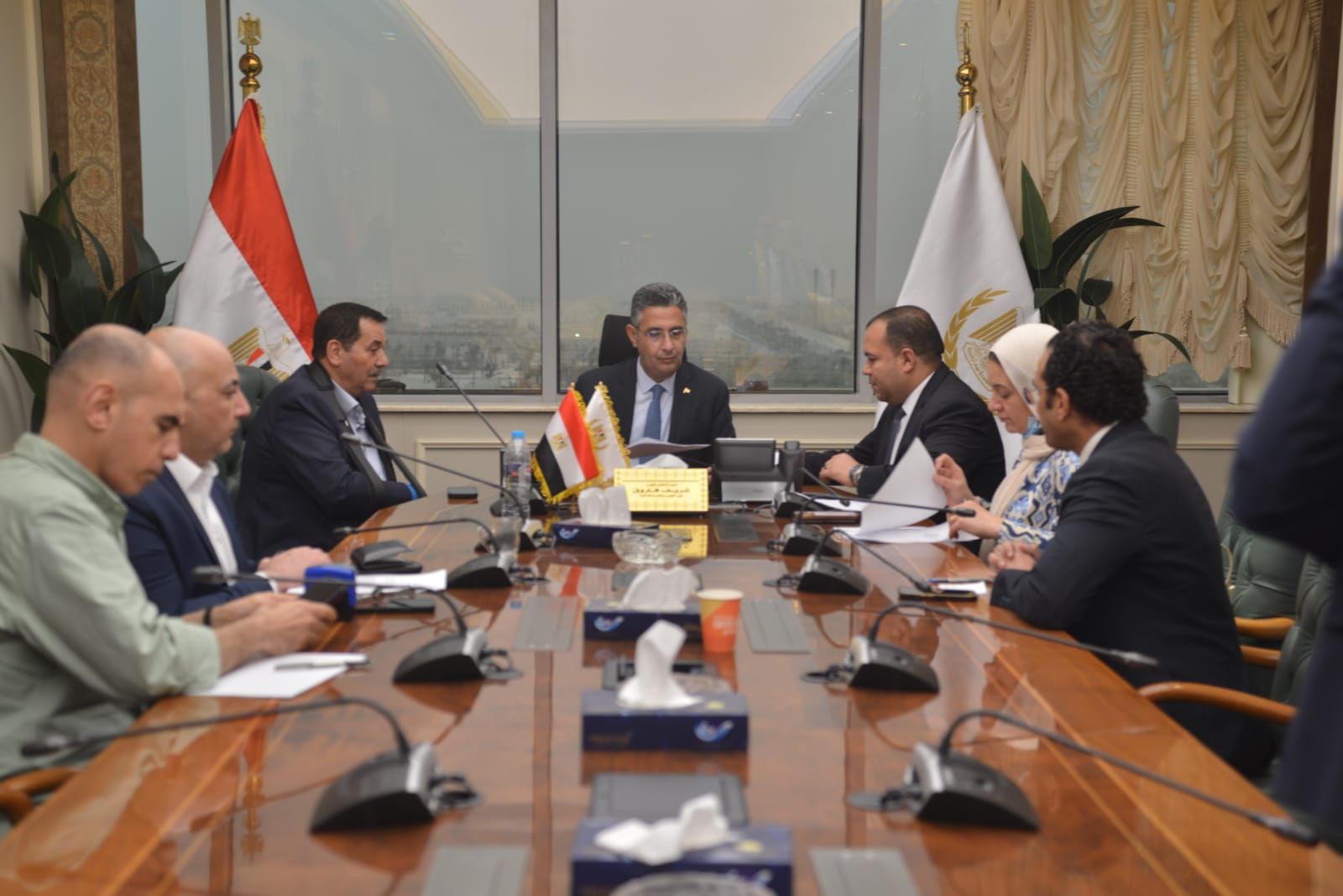 جانب من لقاء الوزير مع أعضاء النواب والشيوخ