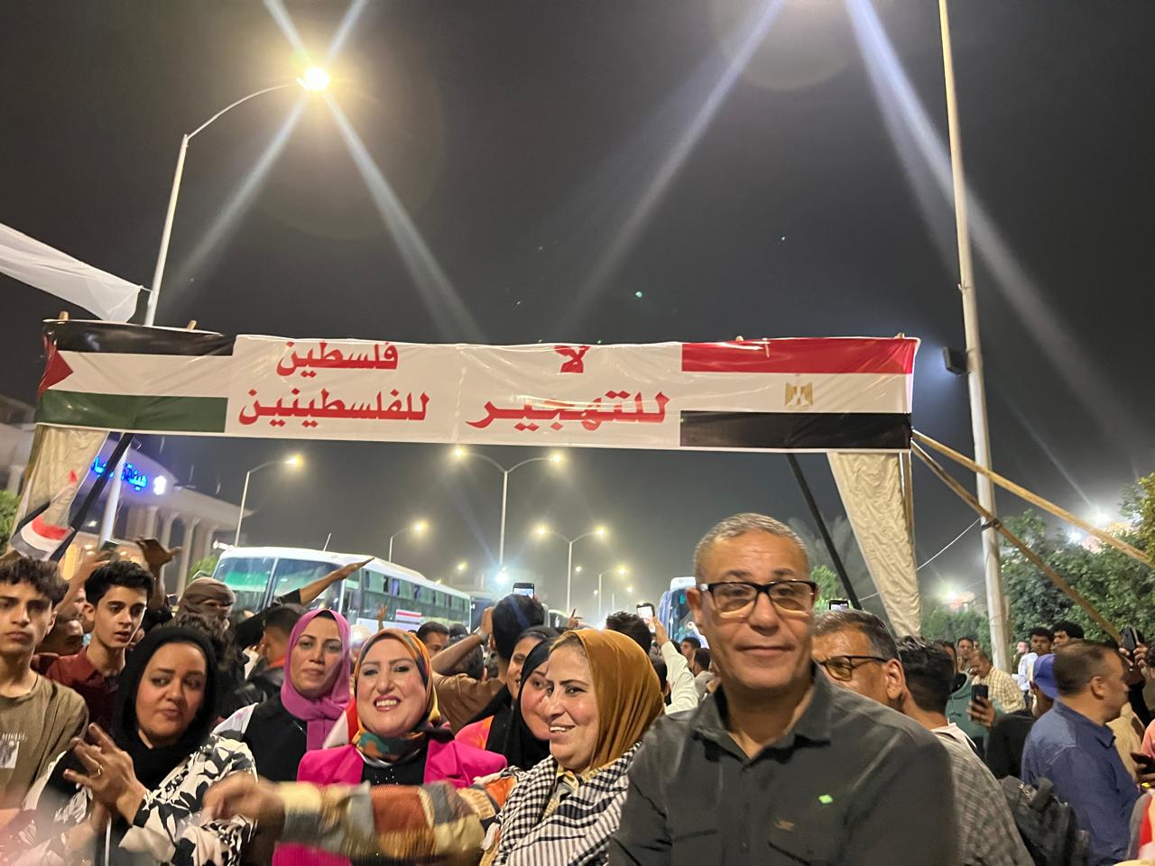 الآلاف من أهالى بنى سويف يحتشدون للسفر للعريش للدفاع عن القضية الفلسطينية (1)