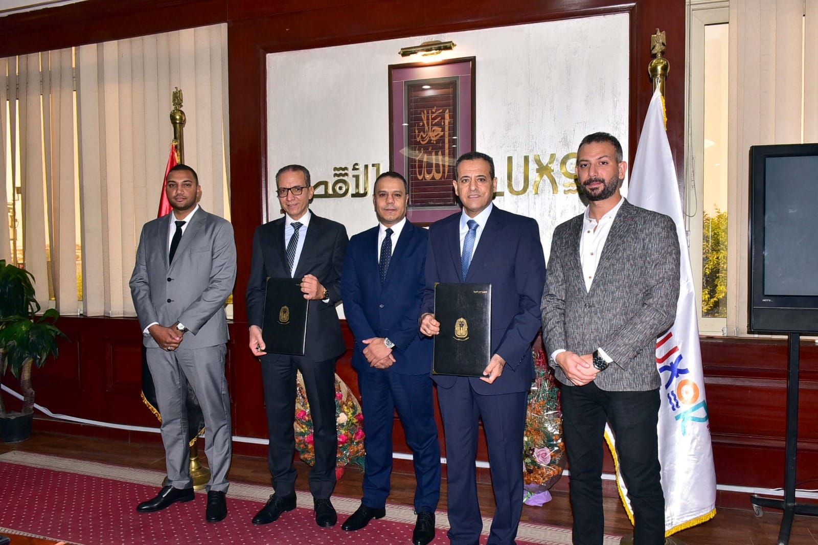 حفل توقيع عقود حمام السباحة الأوليمبي بالعوامية