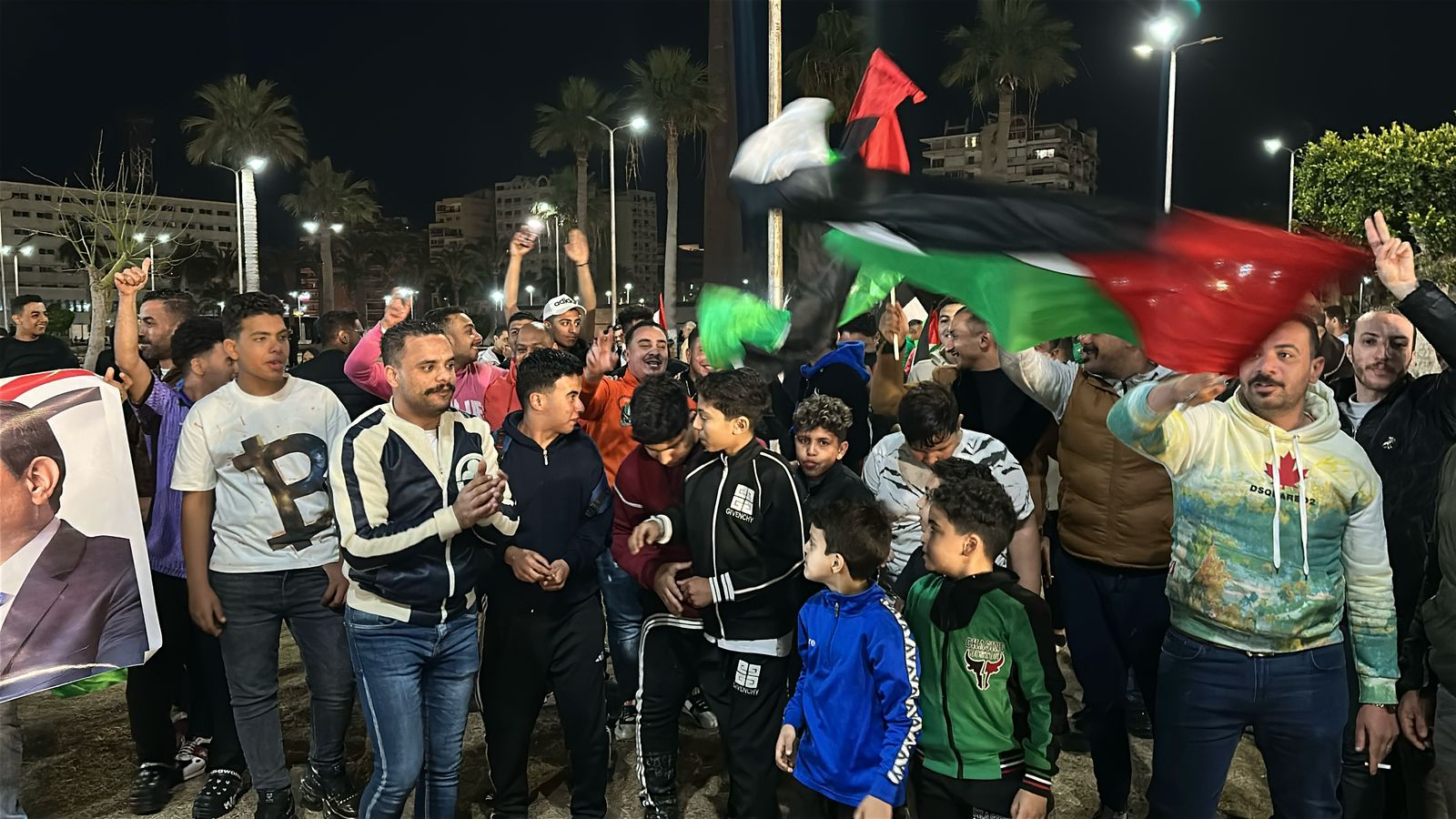رفع أعلام فلسطين رفع أعلام فلسطين