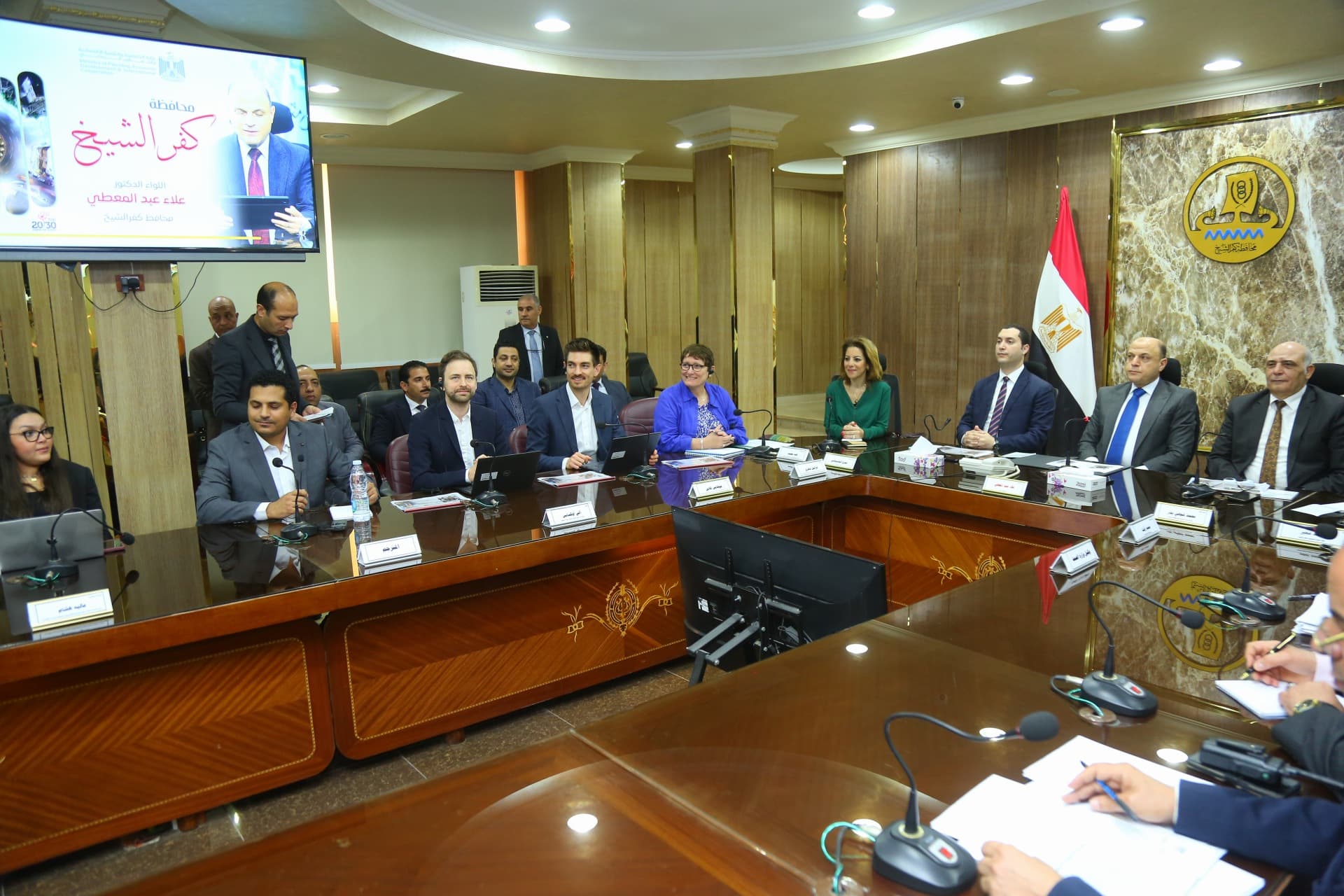 محافظ كفرالشيخ يناقش عدد من المحاور والخطط التنموية محافظ كفرالشيخ يناقش عدد من المحاور والخطط التنموية