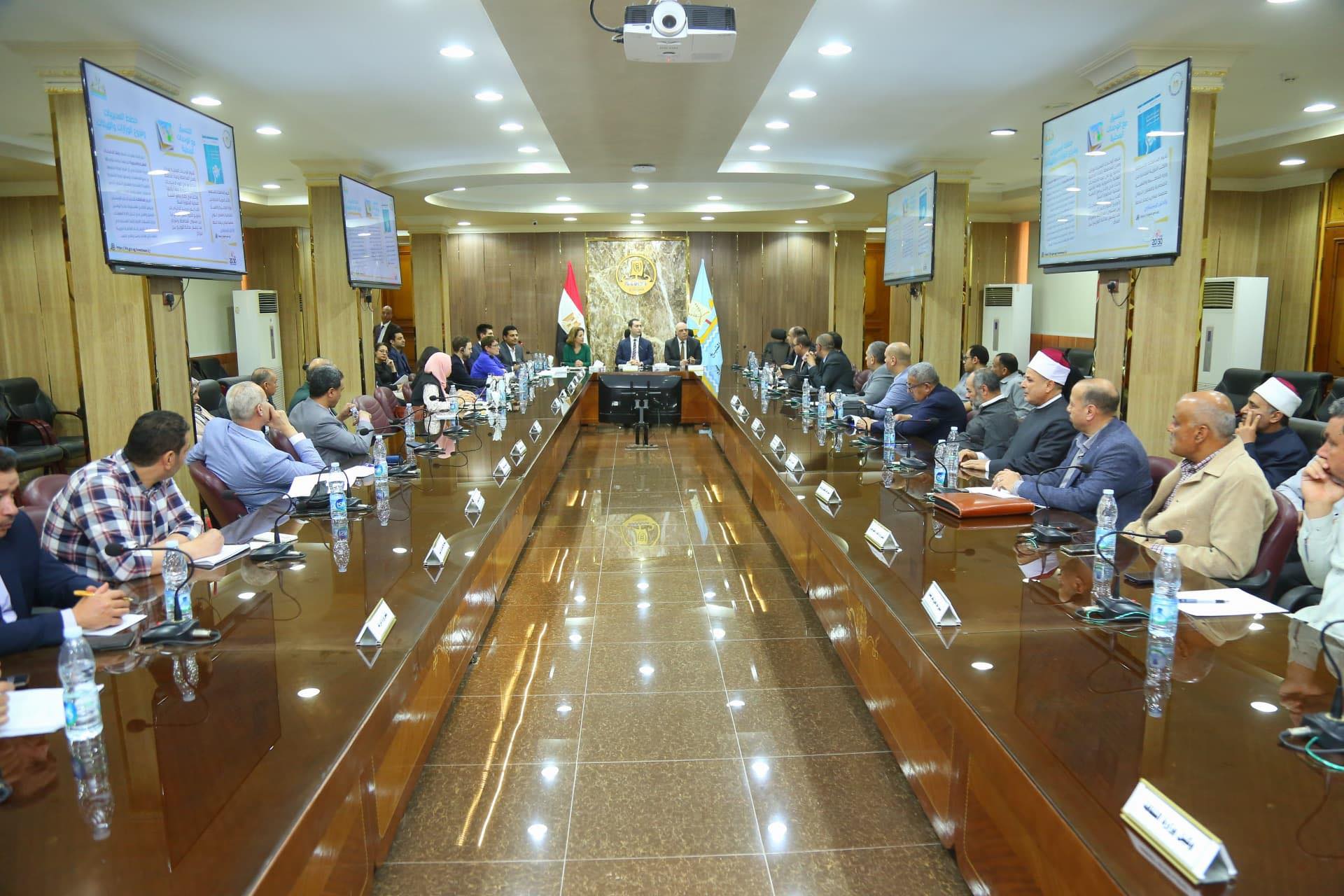 الحضور خلال الاجتماع