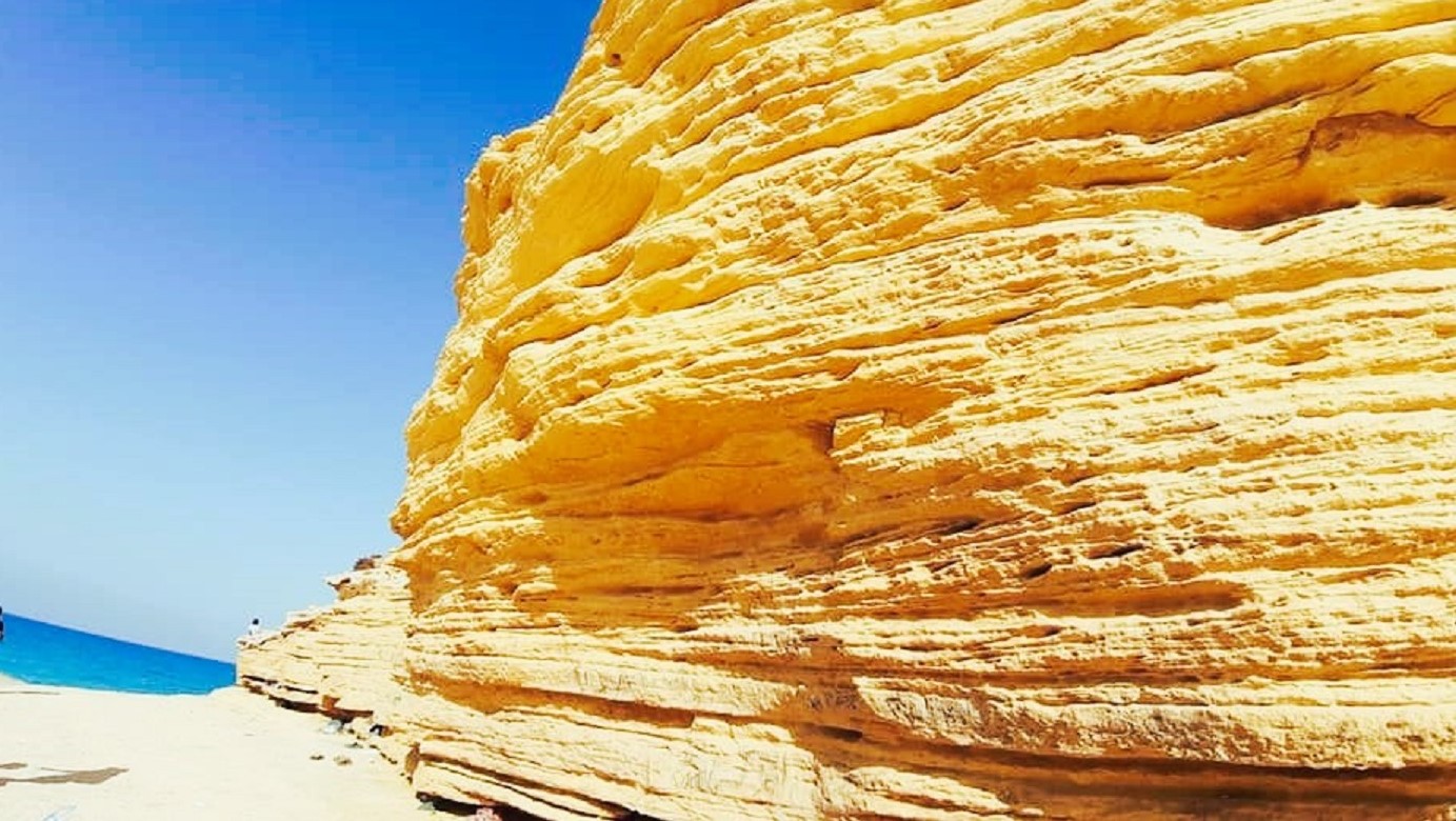 صخور هضبة عيبة وعوامل النحر - مطروح صخور هضبة عيبة وعوامل النحر - مطروح