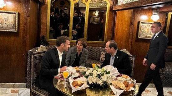 الرؤساء يتناولا العشاء في مطعم نججيب محفوظ