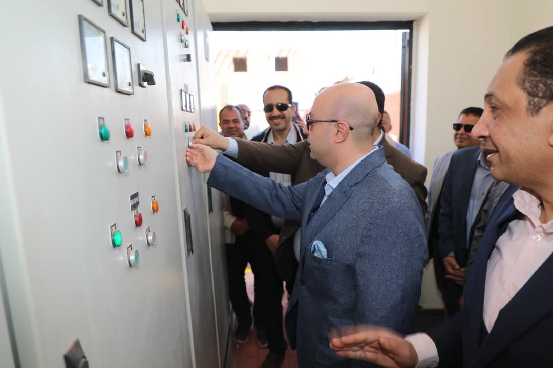 محافظ بني سويف يفتتح مشروعات الصرف الصحي