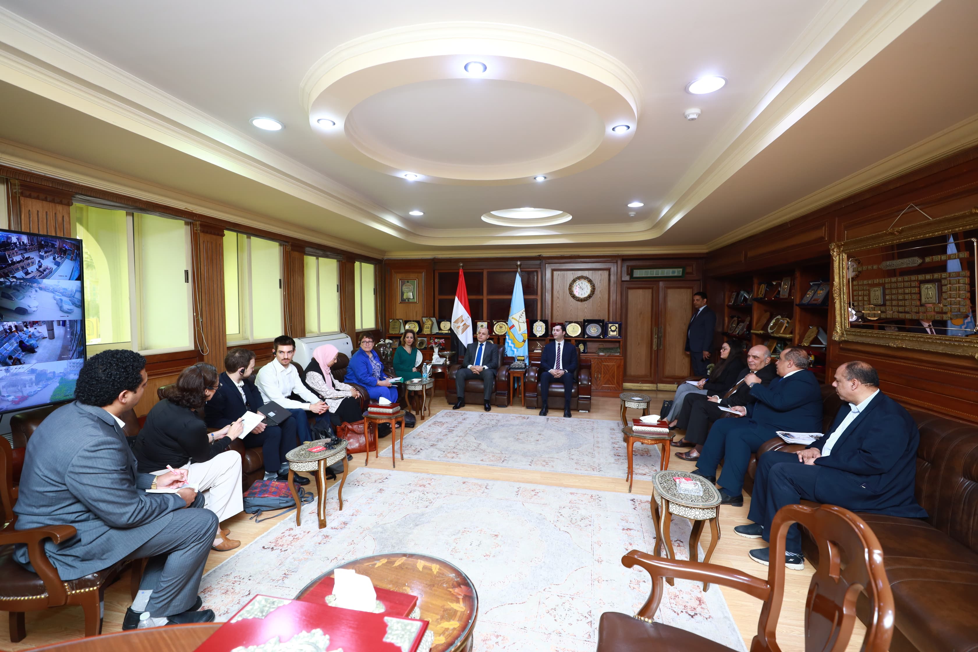 محافظ كفرالشيخ يستقبل بعثة من خبراء التعاون والتنمية الاقتصادية