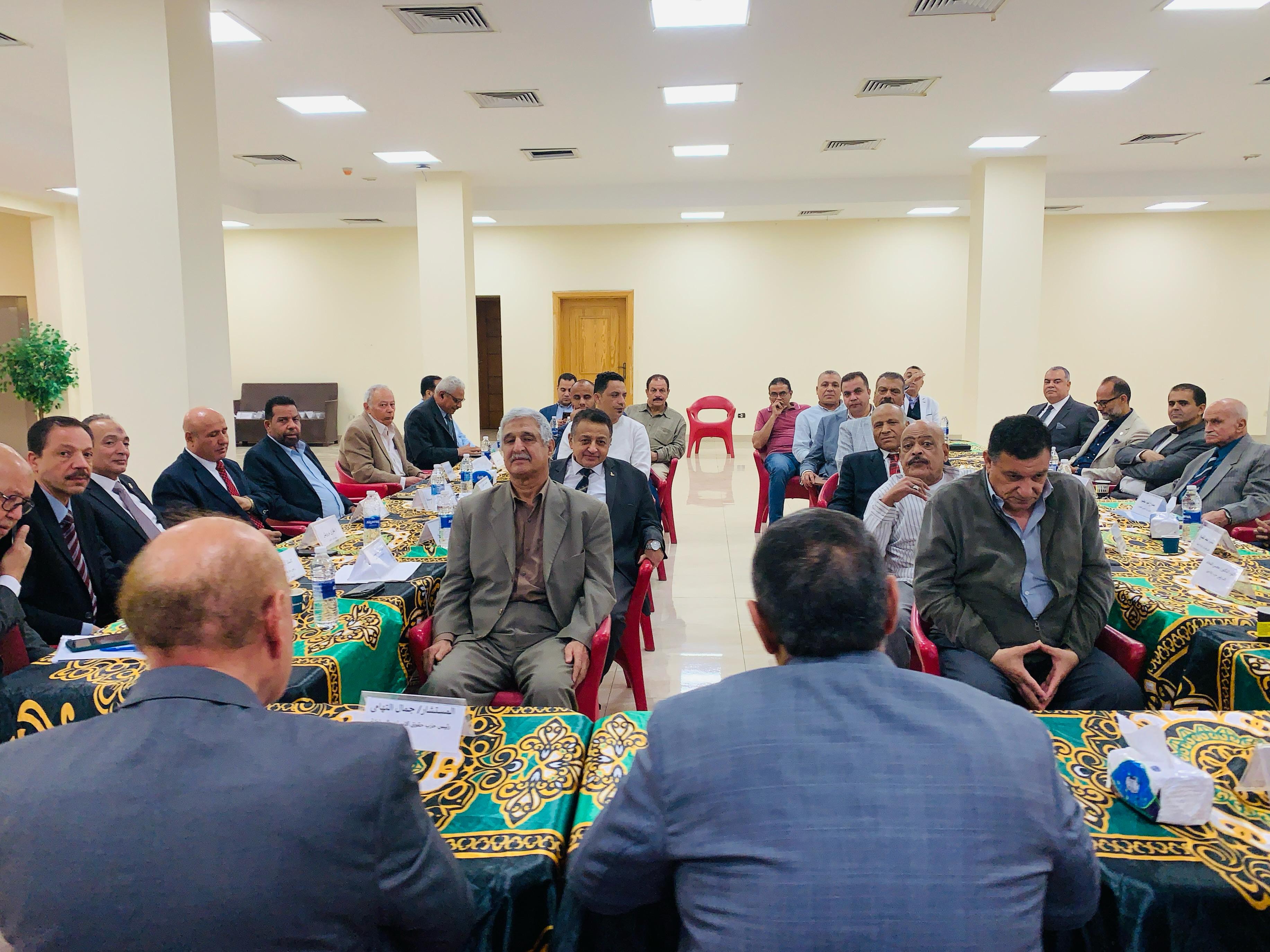 جانب من الاجتماع (2)