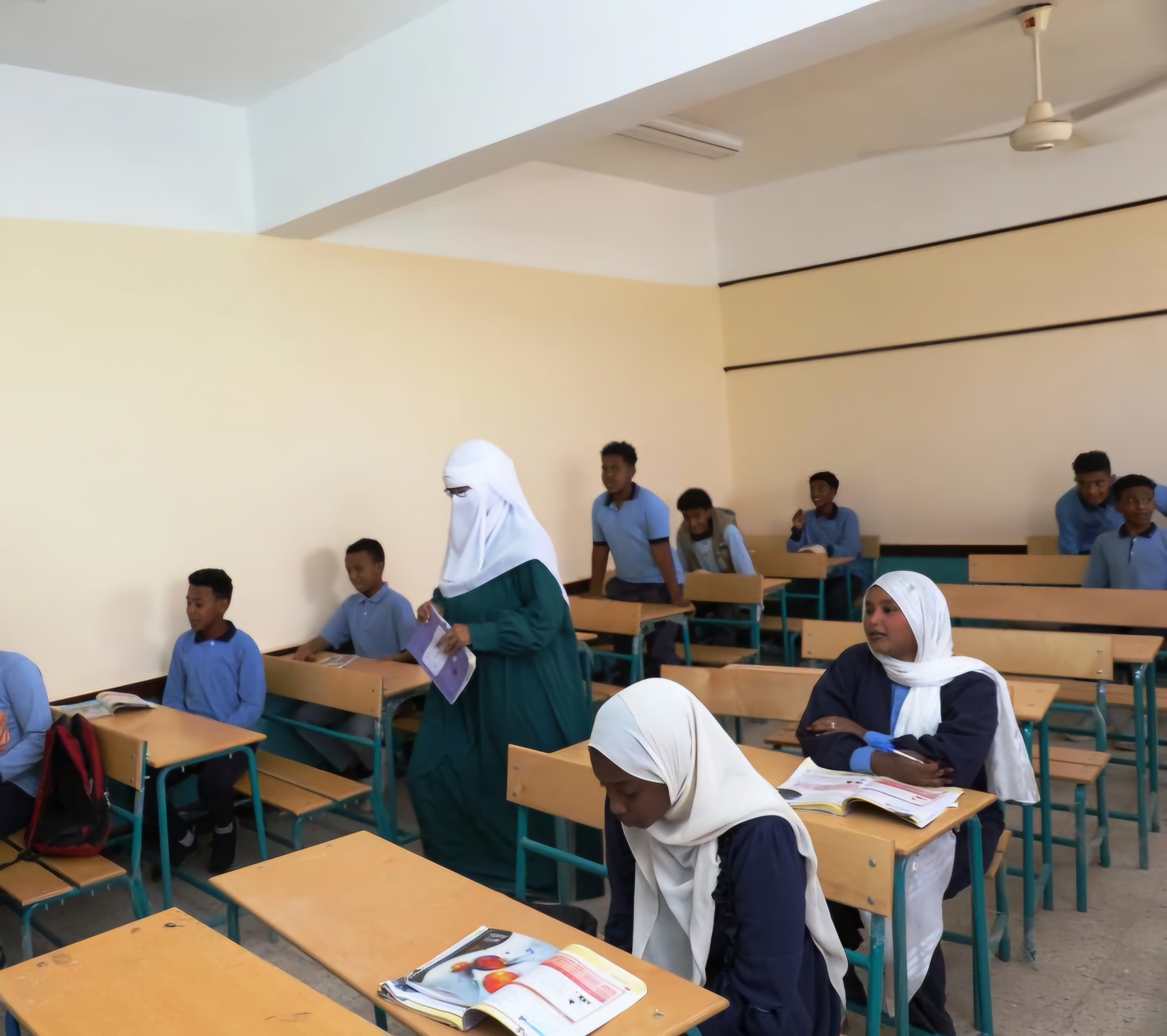 الطلاب داخل الفصول الطلاب داخل الفصول