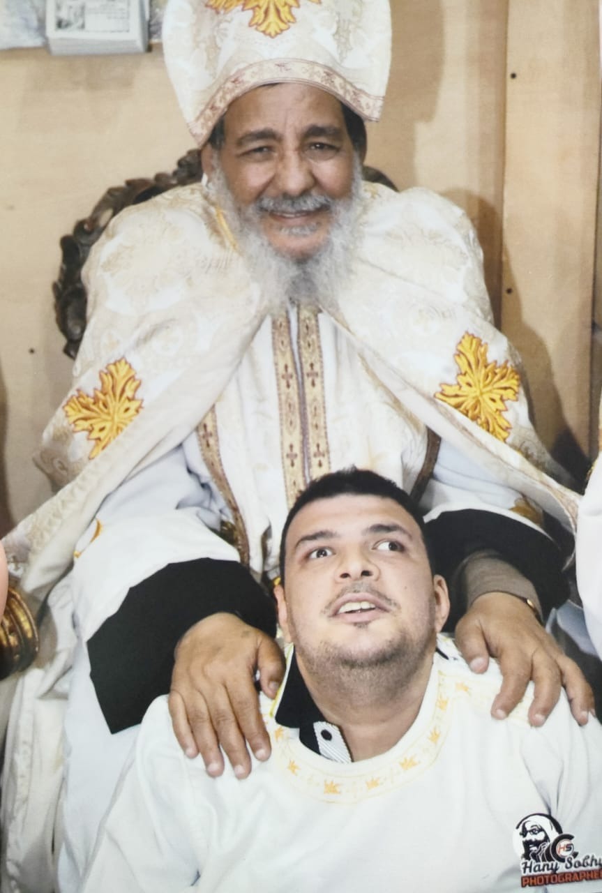 القمص عبدالمسيح بسيط كاهن كنيسة السيدة العذراء الأثرية بمسطرد