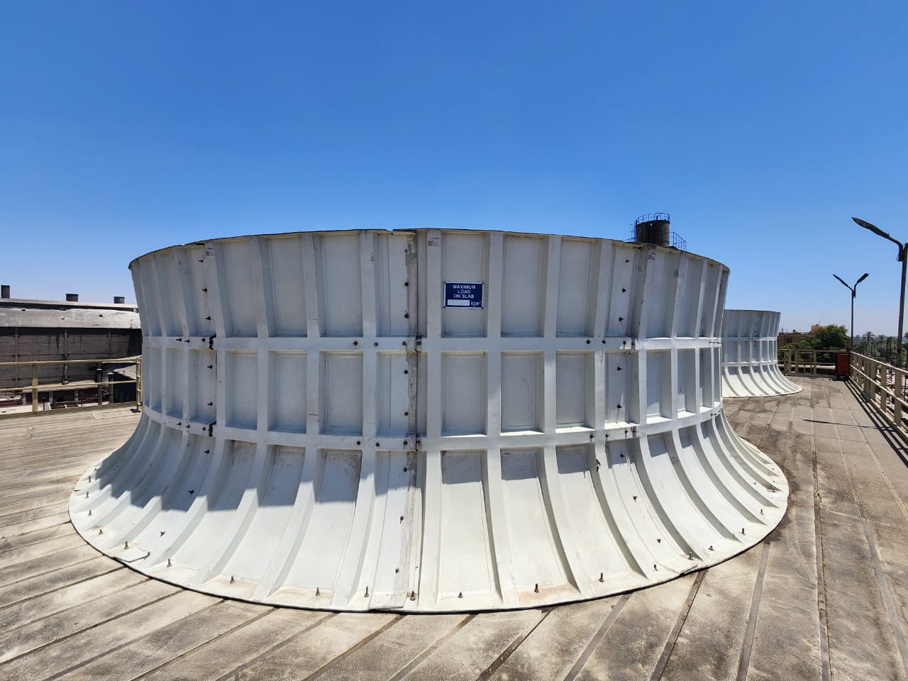 برج التبريد الجديد داخل مصنع سكر أرمنت