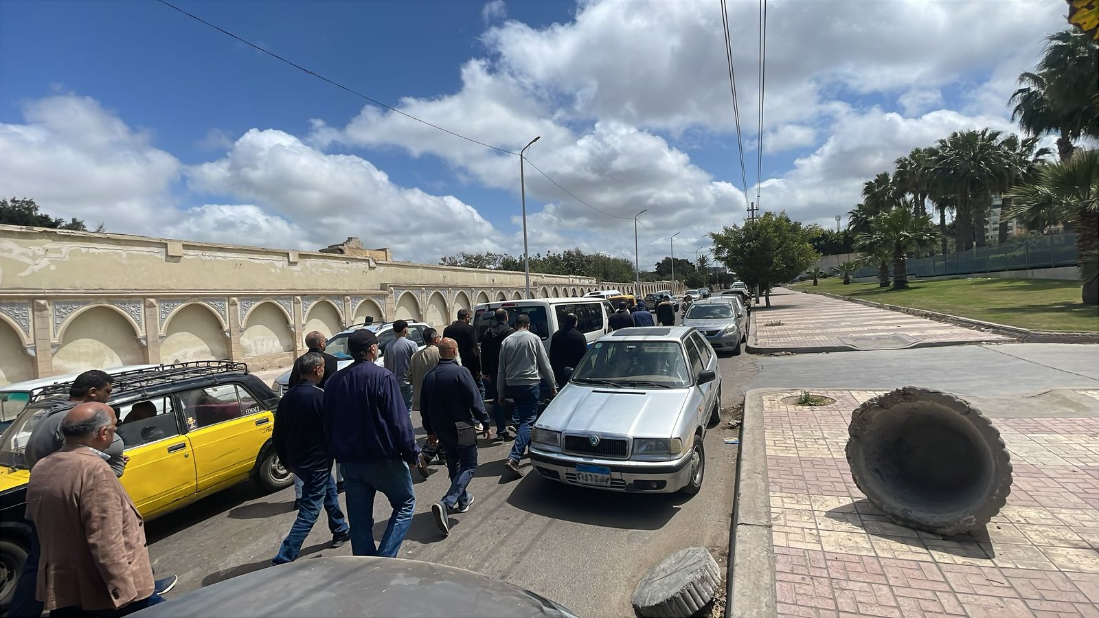 تشييع جثمان حفيد فنان الشعب سيد درويش تشييع جثمان حفيد فنان الشعب سيد درويش