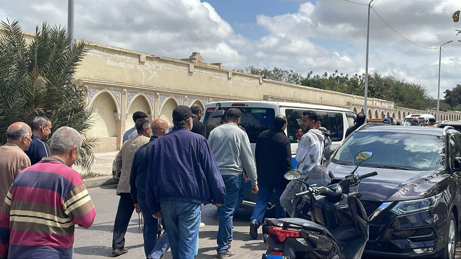 جنازة شقيق الفنان إيمان البحر درويش جنازة شقيق الفنان إيمان البحر درويش