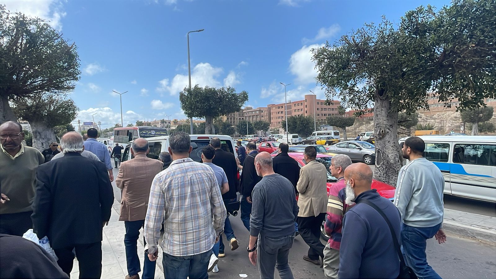 جنازة حفيد فنان الشعب سيد درويش وشقيق إيمان البحر درويش جنازة حفيد فنان الشعب سيد درويش وشقيق إيمان البحر درويش