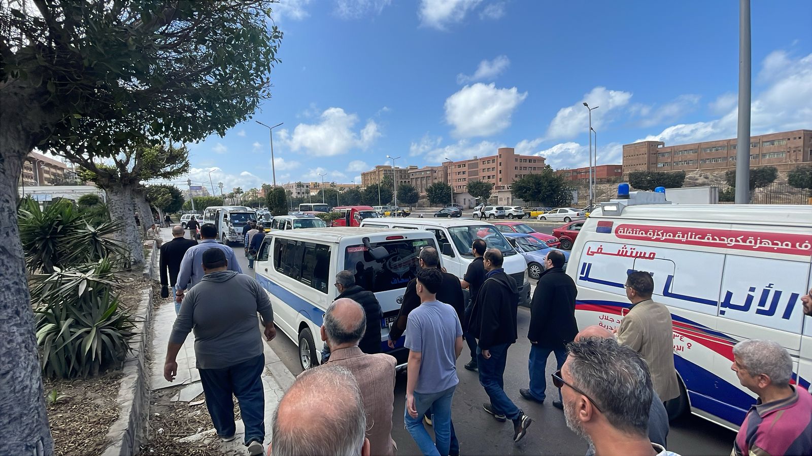 جنازة حفيد فنان الشعب سيد درويش من مسجد المواساه بالإسكندرية جنازة حفيد فنان الشعب سيد درويش من مسجد المواساه بالإسكندرية