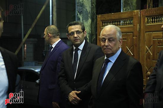 خالد البلشى يتلقى العزاء فى وفاة شقيقته