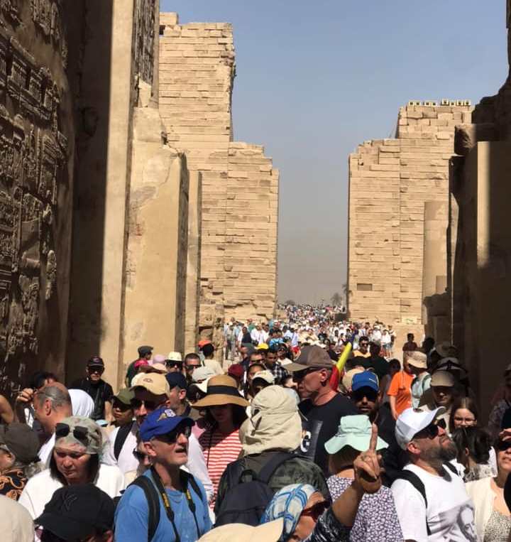 حالة الإقبال السياحى الكبير من حول العالم بمعابد الكرنك والأقصر حالة الإقبال السياحى الكبير من حول العالم بمعابد الكرنك والأقصر