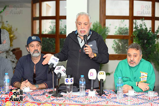 أشرف زكي بصحبة إيهام فهمي وأيمن عزب