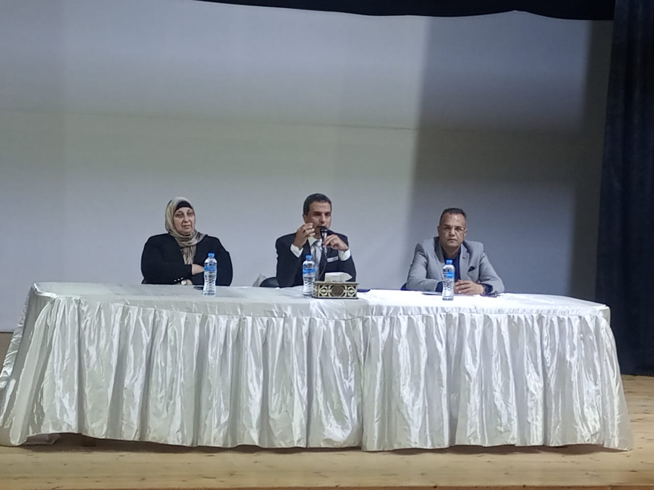 وكيل تعليم كفر الشيخ خلال الاجتماع وكيل تعليم كفر الشيخ خلال الاجتماع