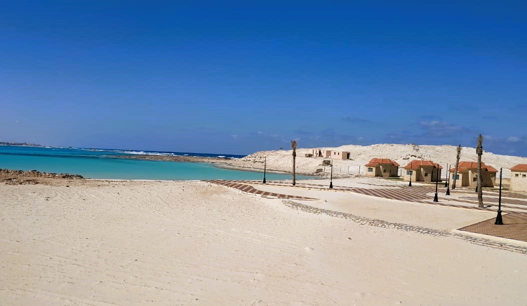 شاطئ روميل مقصد المصطافين في مطروح شاطئ روميل مقصد المصطافين في مطروح