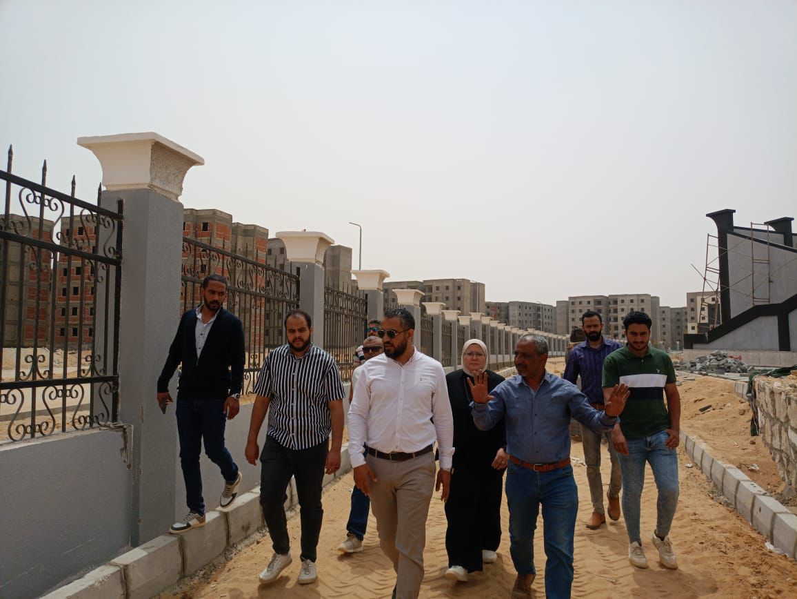 خلال جوله نائب رئيس جهاز مدينه اكتوبر الجديدة لمشروع سكن لكل المصريين  (7)