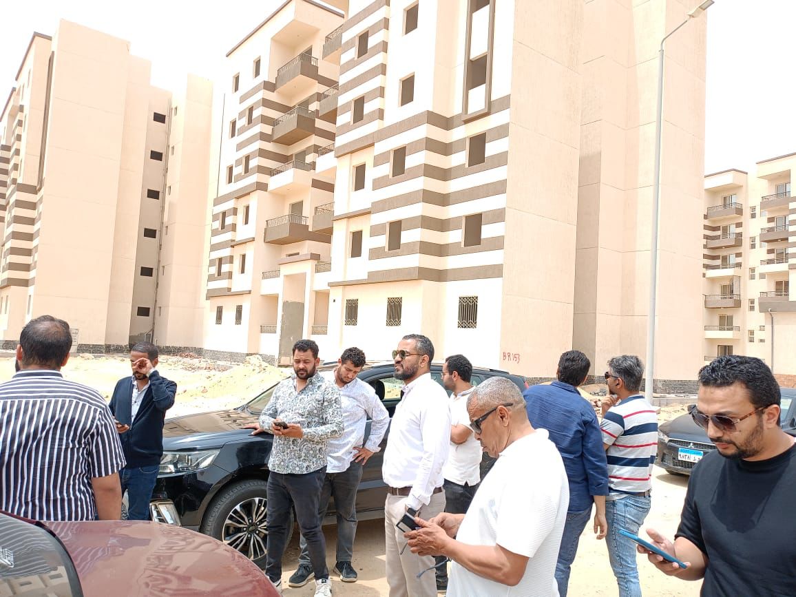 خلال جوله نائب رئيس جهاز مدينه اكتوبر الجديدة لمشروع سكن لكل المصريين  (2)